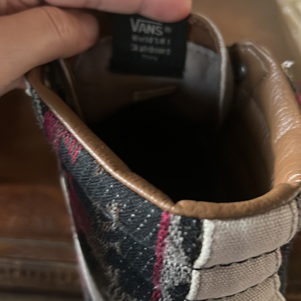 Vans - Picture 5 of 6